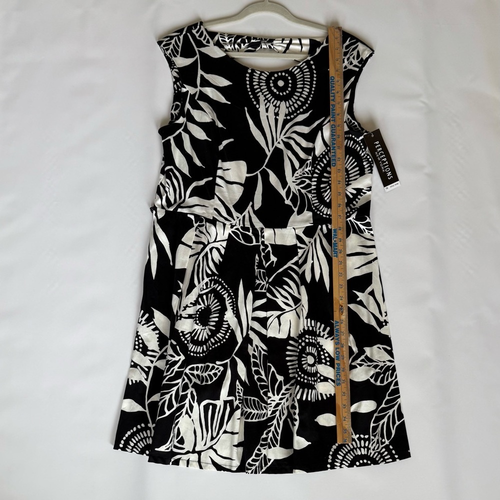 NEW Perceptions Black and White Classy Sleeveless Sheath Dress SIZE 16 - Picture 4 of 11